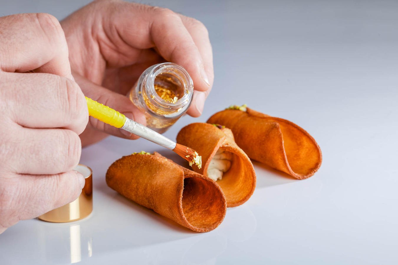  125 mg Gold Flakes Display